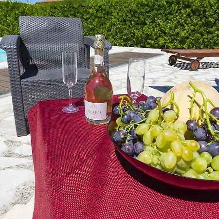 Semesterbostad Miranda *